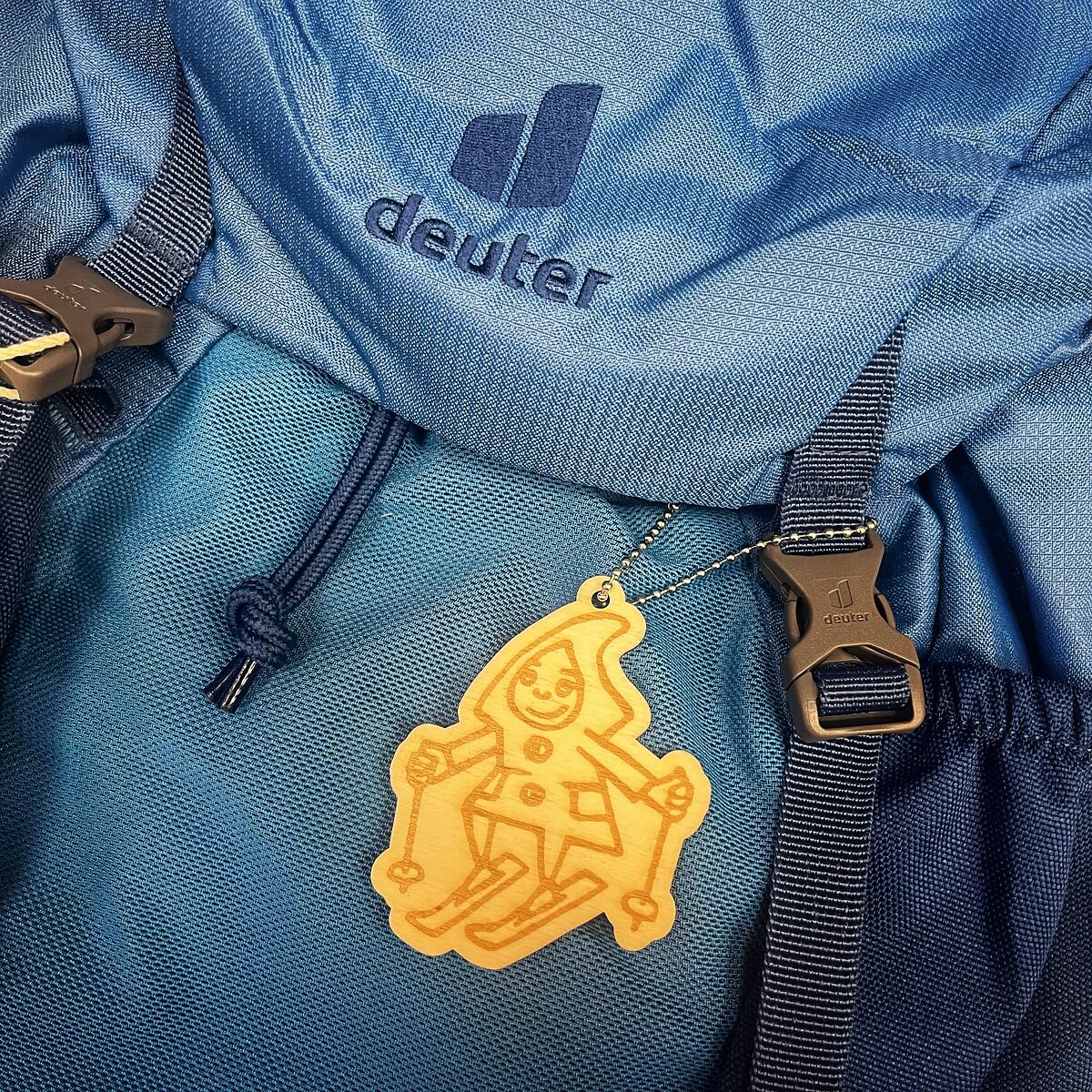 Promaledobrodruhy Dřevěný přívěsek na batoh nebo klíče Promaledobrodruhy.cz - Lyžař