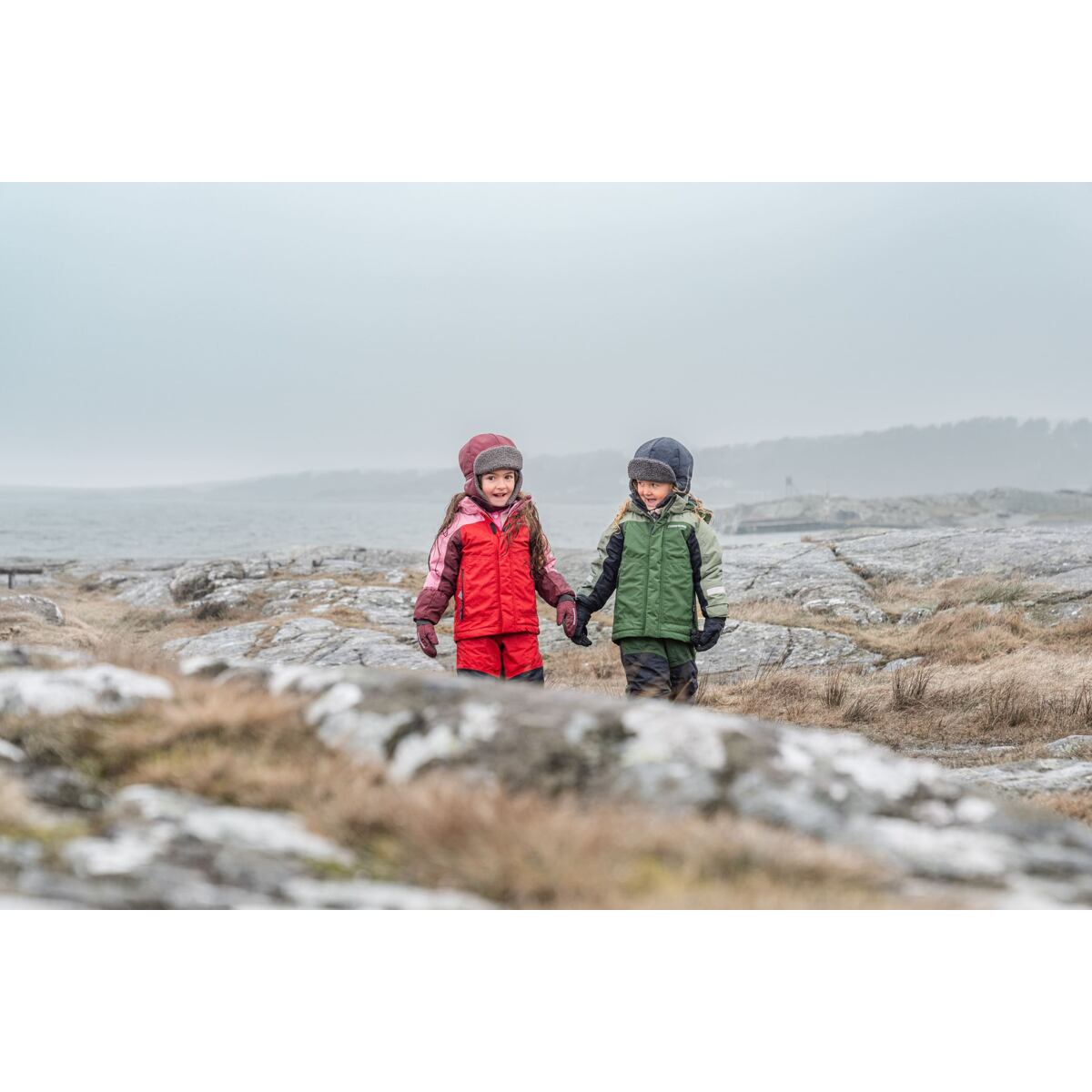 Didriksons Dětská zimní čepice Biggles anemon red