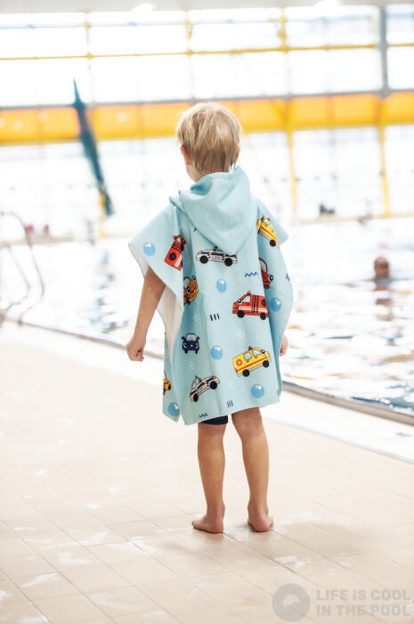 AquaKiddo Dětské pončo k vodě Cars - župan 5-8 let
