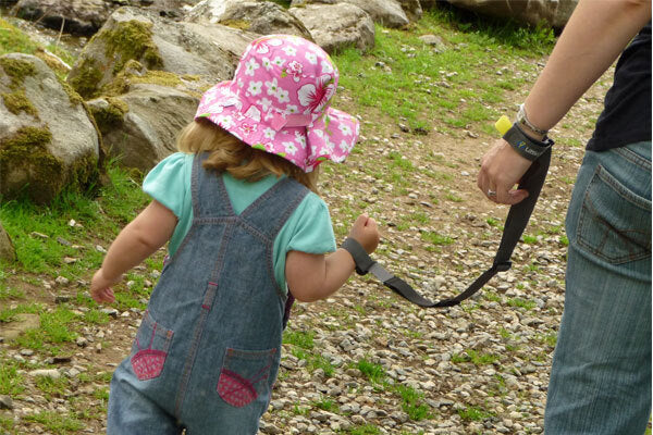 LittleLife Dětský vodicí pásek na zápěstí Safety Wrist Link