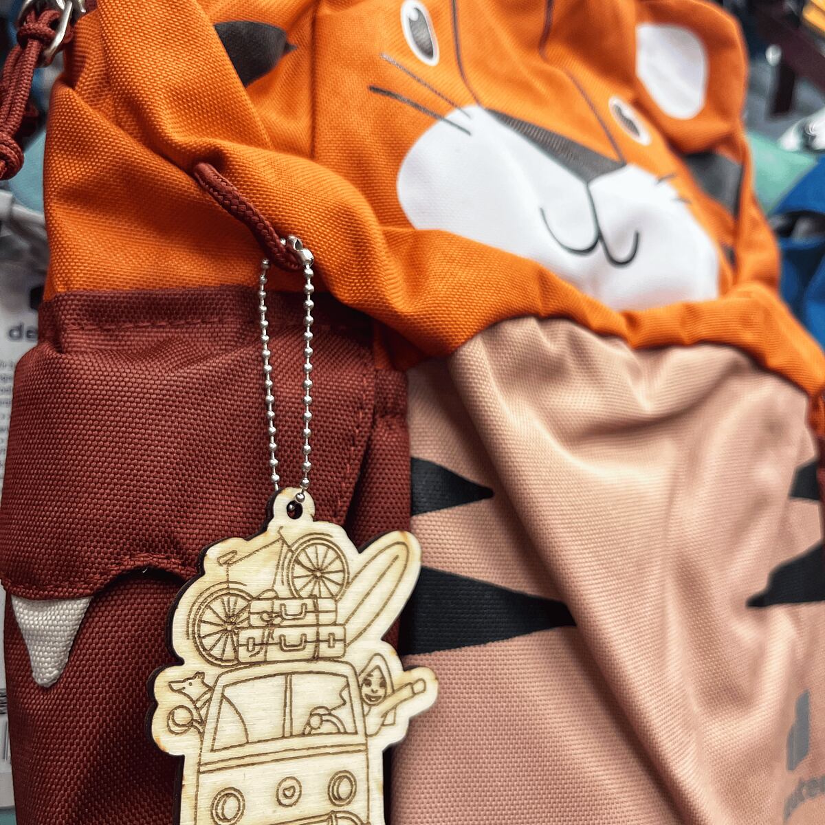 Promaledobrodruhy Dřevěný přívěsek na batoh nebo klíče Promaledobrodruhy.cz - Camper